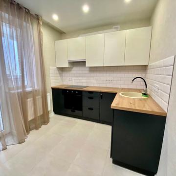 Миру вул., 49