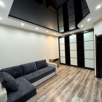 Анатолія Лабунського вул., 1а