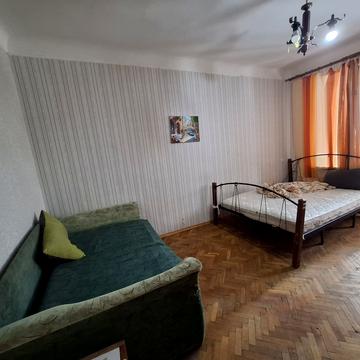 Авіаконструктора Антонова вул., 15