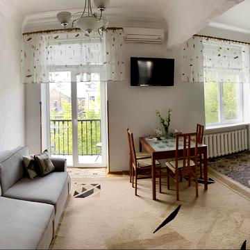 Велика Васильківська вул. (Червоноармійська), 24