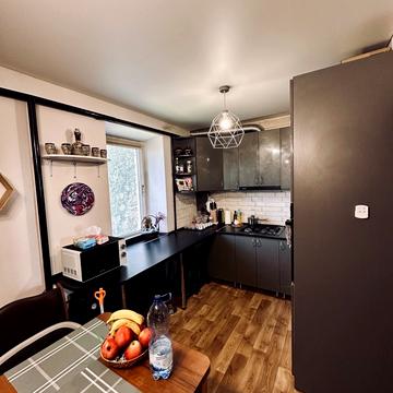 Молодіжна, 7А