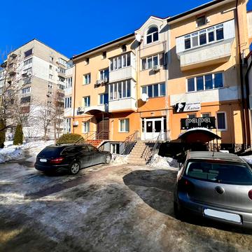 Андрея Шептицького вул., 5