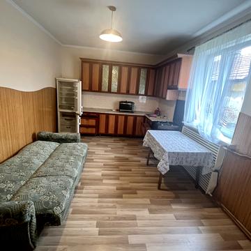 Райдужна вул., 5