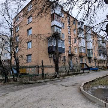 Академіка Корольова вул., 9