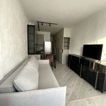 Магістральна вул., 33