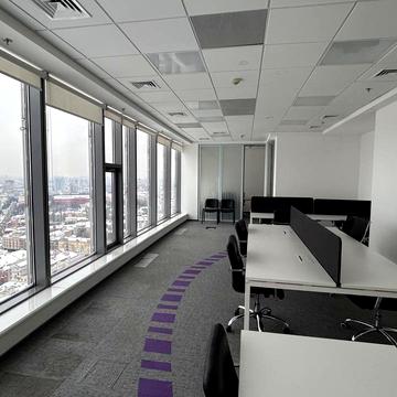 Спортивна пл., 1