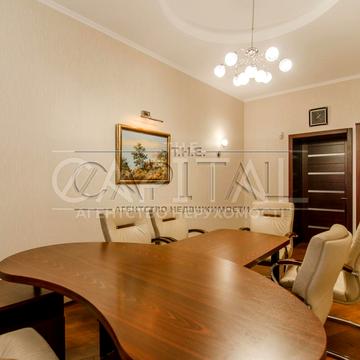 Шовковична вул., 21