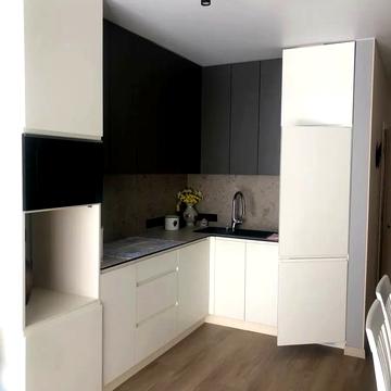 Причальна вул., 14