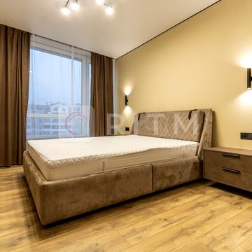 Бельведерська вул., 32-Б