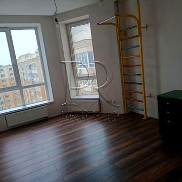 Зелена вул., 1