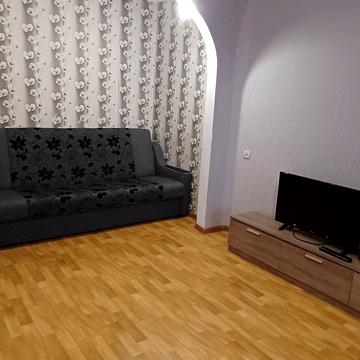 Лебединська вул., 1