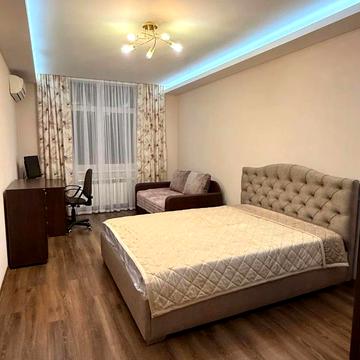 Драгоманова вул., 40-Е