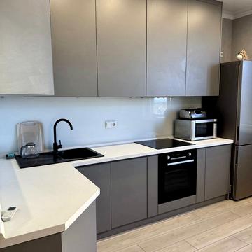 Перлинна вул., 6