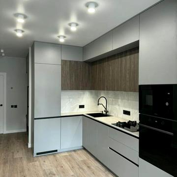 Миру вул., 14