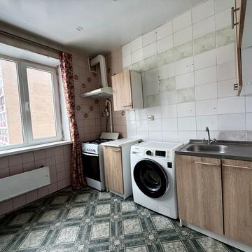 Ніжинська вул., 7