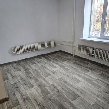 Олега Адамовського вул. (Камська), 1