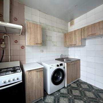 Ніжинська вул., 7