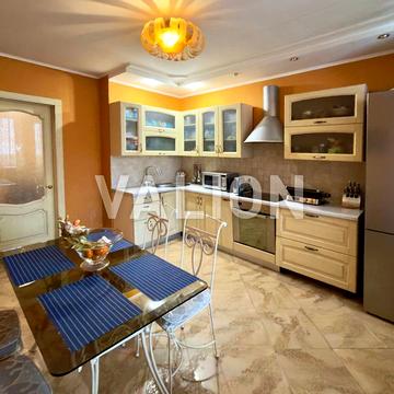 Голосіївська вул., 13