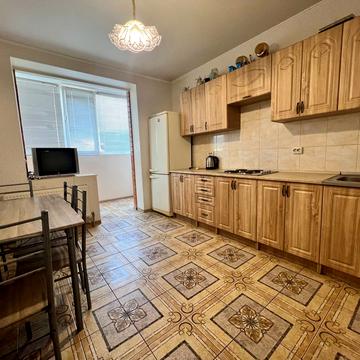 Шкільна вул., 35