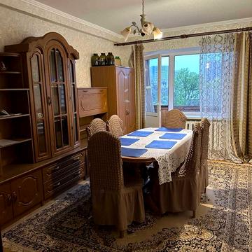 Космічна вул., 5