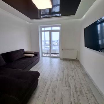 Андрія Мельника вул., (Будинок 1)