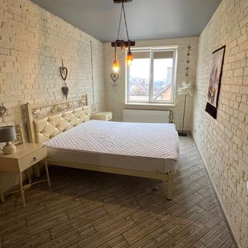 Весняна вул., 8