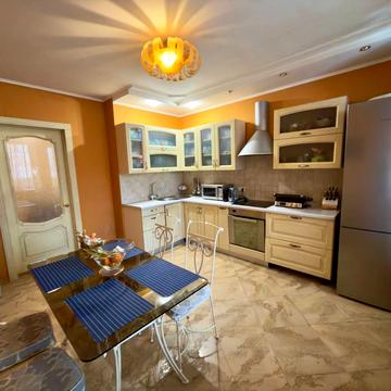 Голосіївська вул., 13