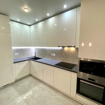 Дніпровська набережна вул., 20-Б