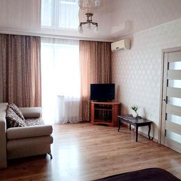 Добровольців вул. (Маршала Говорова), 10/6