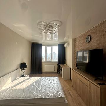 Під Голоском вул., 8