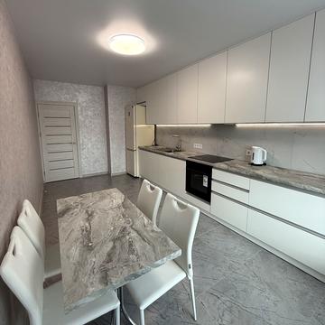 майдан Мистецькі Ворота пл., 9-А