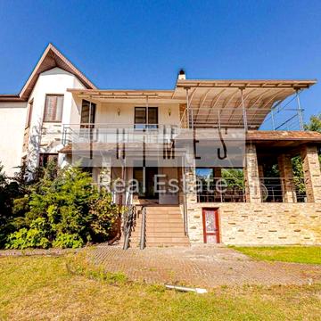 Одеська вул., 1