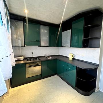 Кавказька вул., 1