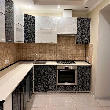 Вячеслава Чорновола вул. (), 44