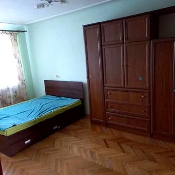 Суботівська вул., 11