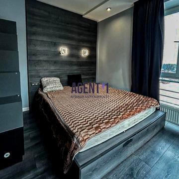 Петрівська вул., 1