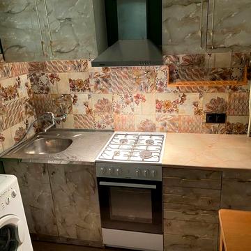 Сегедська вул., 13