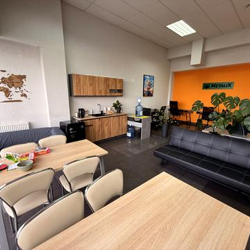 Наукова вул., 7б