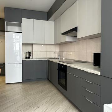 Драгоманова вул., 2