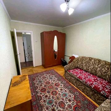 Роксоляни вул., 33