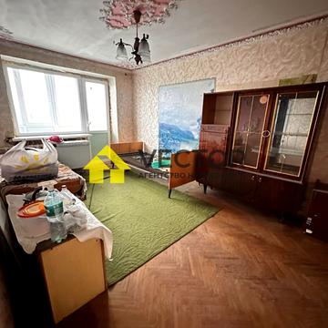 Тролейбусна вул., 12