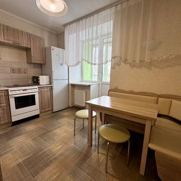 Академіка Вернадського бульв., 24