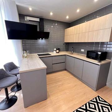 Набережно-Рибальська дорога вул., 27