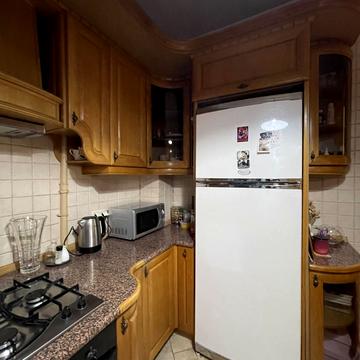 Тарасівська вул., 3