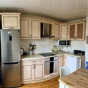 Академіка Янгеля вул., 8