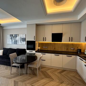 Джона Маккейна вул. (Івана Кудрі), 7