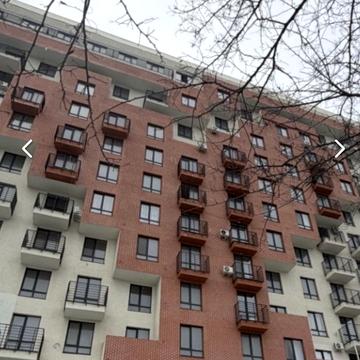 Академіка Сахарова вул., (Будинок)