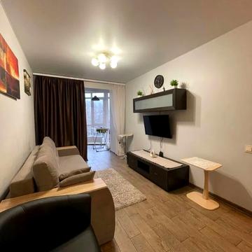 Набережна Перемоги вул., 42