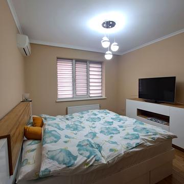 Володимира Івасюка вул., (Будинок)