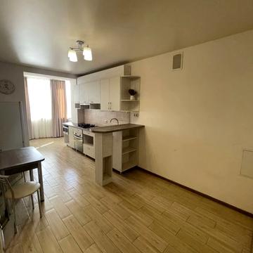 Набережна Перемоги вул., 62